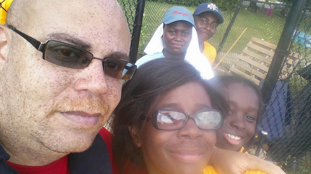 BaltimorePolice's tweet photo. Thank you Sgt. Harty for helping to make today's #CommunityPolicing event in the #BPDNED a success! #SelfieSaturday http://t.co/e2mAeN7YmH
