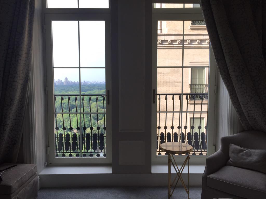 jenMmakeup's tweet photo. Plaza living😎 #theplaza #makeuptime #viewstokill  #lovewhatido http://t.co/sFuoRK7uQo