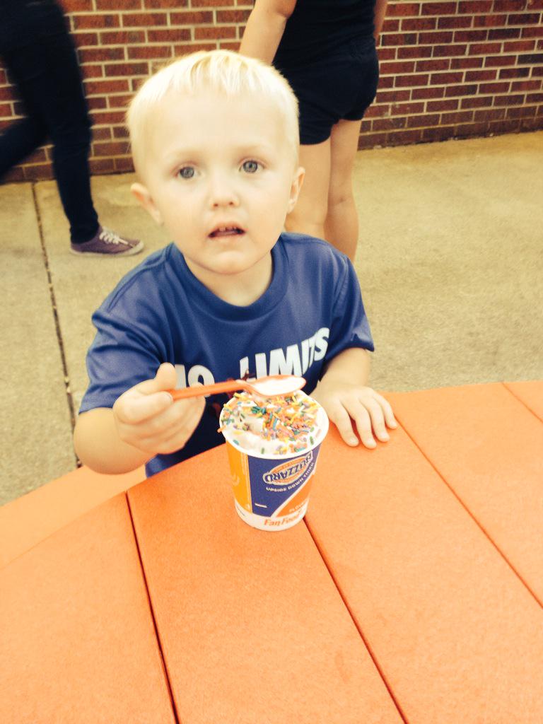 rock_poppy's tweet photo. Look who is having his first ever blizzard. @hot_tutu @DairyQueen he loves it. http://t.co/K106oeOnaV