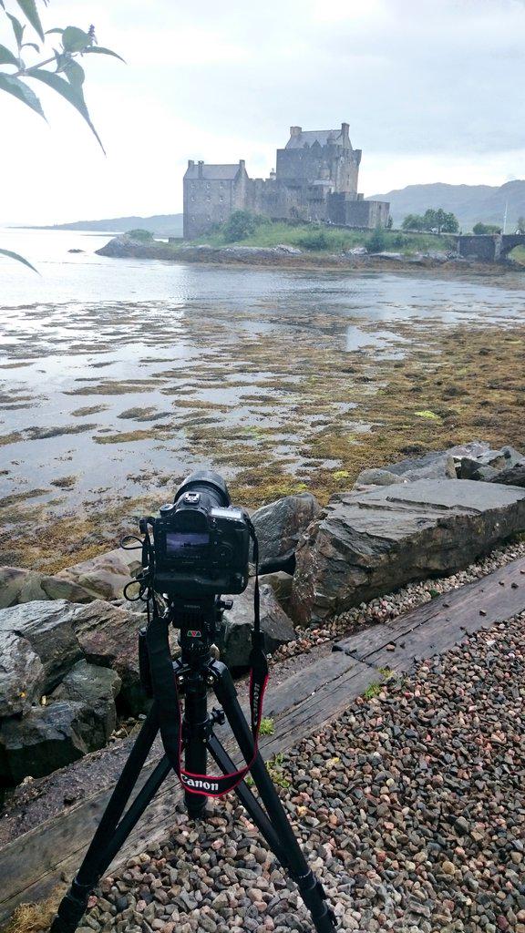 Thought it was about time <a href="/albalapse/">albalapse</a>  met <a href="/1EileanDonan/">Eilean Donan Castle</a> :) 
#timelapse #scotland #scottishcastle #castle #CanonEOS