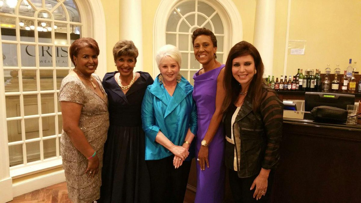 AHillWWL's tweet photo. So thrilled to be with Sally Ann Roberts for her Lifetime Achievement Award !!!! So deserved ! http://t.co/TV2SNmIvYk