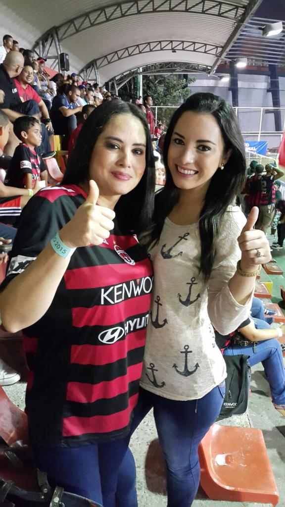 ZulayRL's tweet image. #ArribaelSporting ganamos 2 a 1.