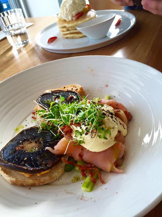 good morning sidney. #latepost . feeling missing you here