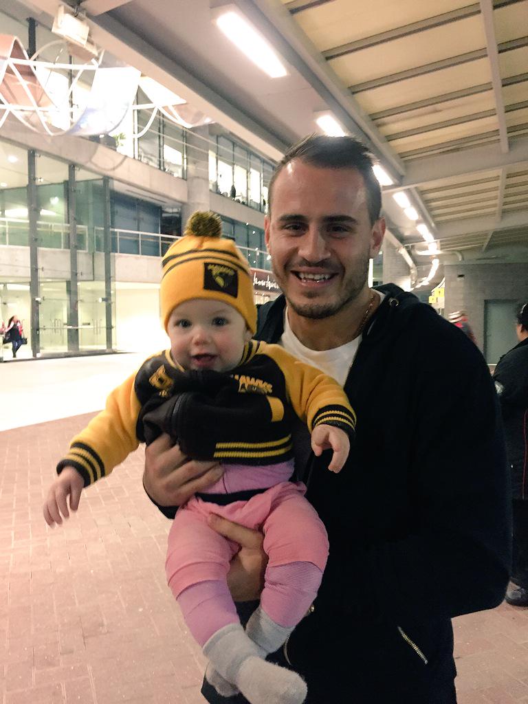 bjdunkley's tweet image. @joshreynolds9 Thanks for stopping! She was excited to meet a footy player at the footy!
#wrongcode #wrongteam