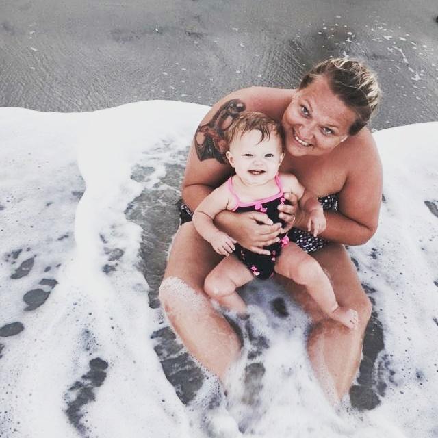 kllysingleton29's tweet photo. My sweet baby girl and myself enjoying a late evening at the beach.. #familyfun @edkenny7628 http://t.co/GfDjfy5Noi