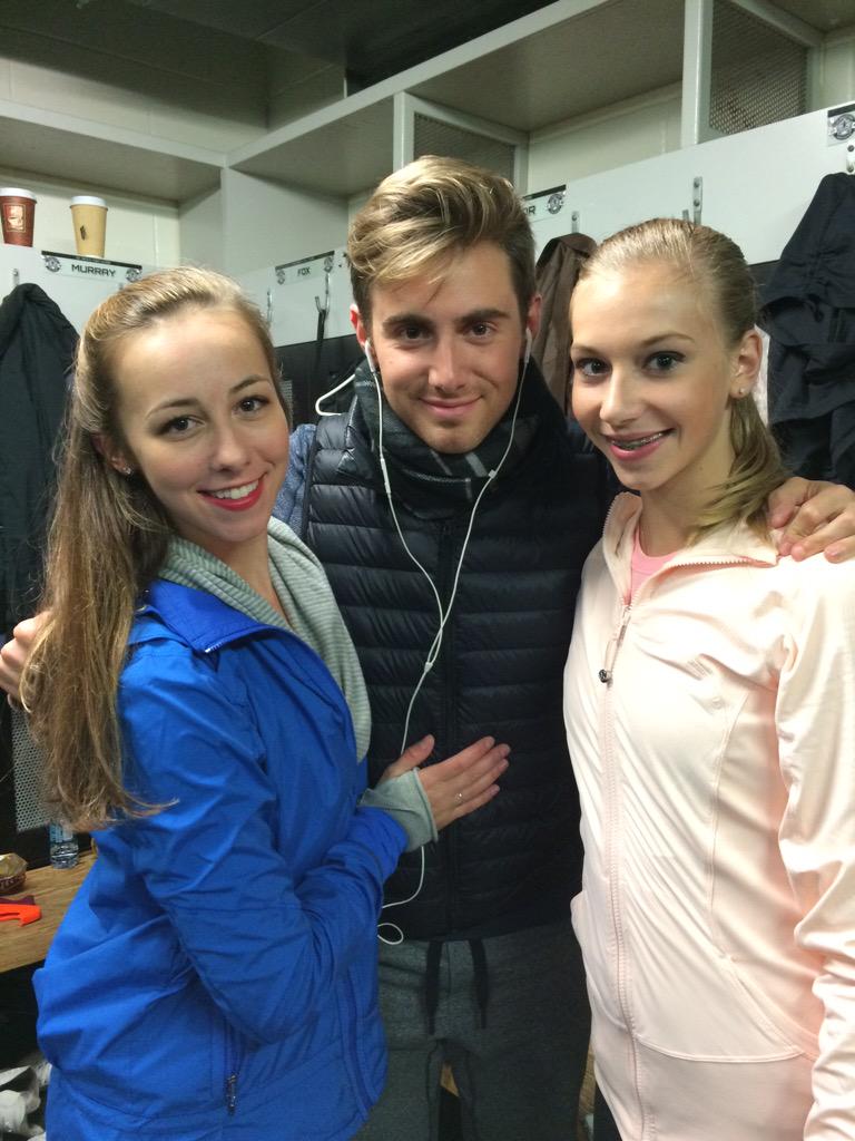 AnEveningonIce's tweet photo. @kimmiemeissner @DouglasRazzano @PolinaEdmunds locker room pre-show #AnEveningOnIce #StarPower http://t.co/XstEVsm9bR