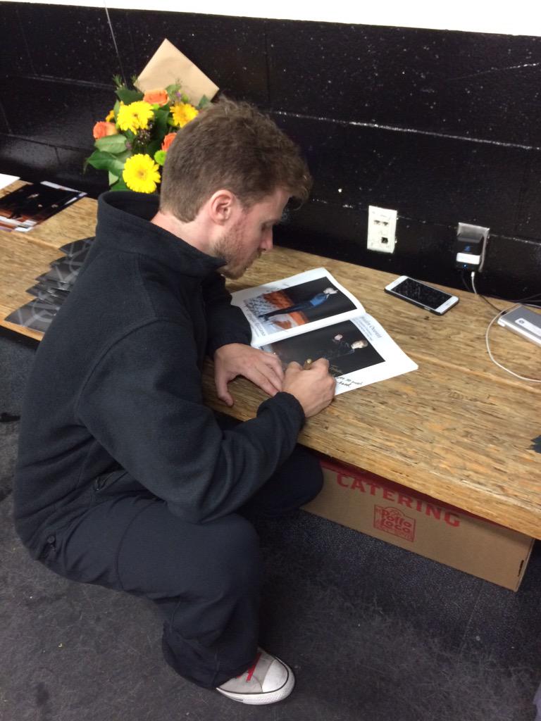 AnEveningonIce's tweet photo. @BradenOverett locker room pre-show #AnEveningOnIce @Verettosport http://t.co/Ap9ia2wyIE