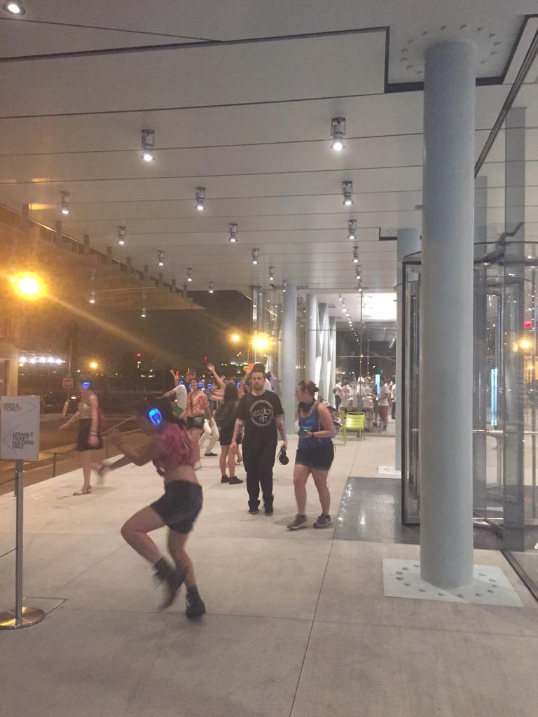 kat_lau's tweet photo. Whitney museum + high line #GlobalFloat #NYCFloat http://t.co/OZer7F2D4W