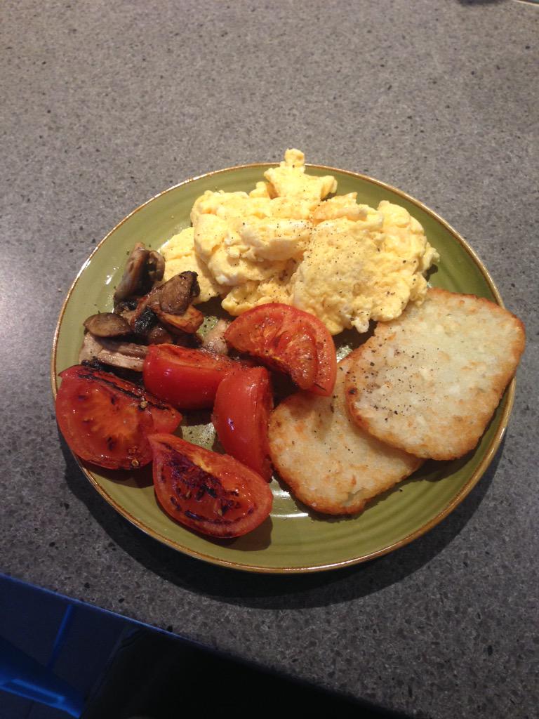 BenTruscott's tweet photo. 30km run done @philmcco @TriRun88 @giant_celts007 now time for low sugar breaky http://t.co/wOBWI9UoLf