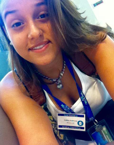 AshleyKings_'s tweet photo. How time flies @FredoniaU
#Orientation6 #Orientation2012 http://t.co/NbFU8dzn1P