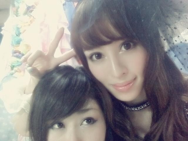 お咲♪ 2日間の友情出演ほんとにありがとう！ だいすき。。。♪  優衣リィらすと週、あと２日！ 笑顔で愛ましょー！♪  ゆいらすとー＼(･&forall;･)／ http://t.co/RZb4wZgBz9 http://t