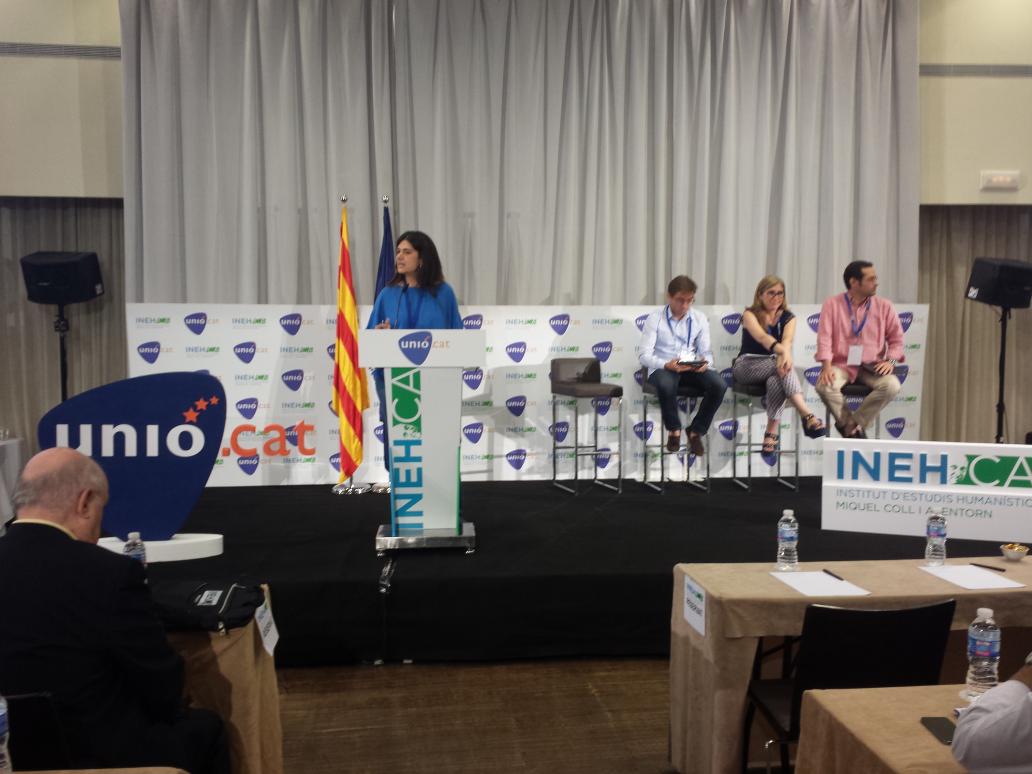 xviejo's tweet photo. #programaUNIO comença amb l'exposició de les conclusions dels tallers. Convenció programàtica @unio_cat http://t.co/DZtUpr0ioq