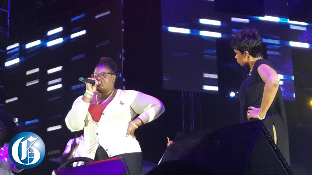 JamaicaGleaner's tweet photo. Competition winner Allison Roberts shares the 'Spotlight' with Jennifer Hudson. #Sumfest2015 http://t.co/BlD6IUbje5