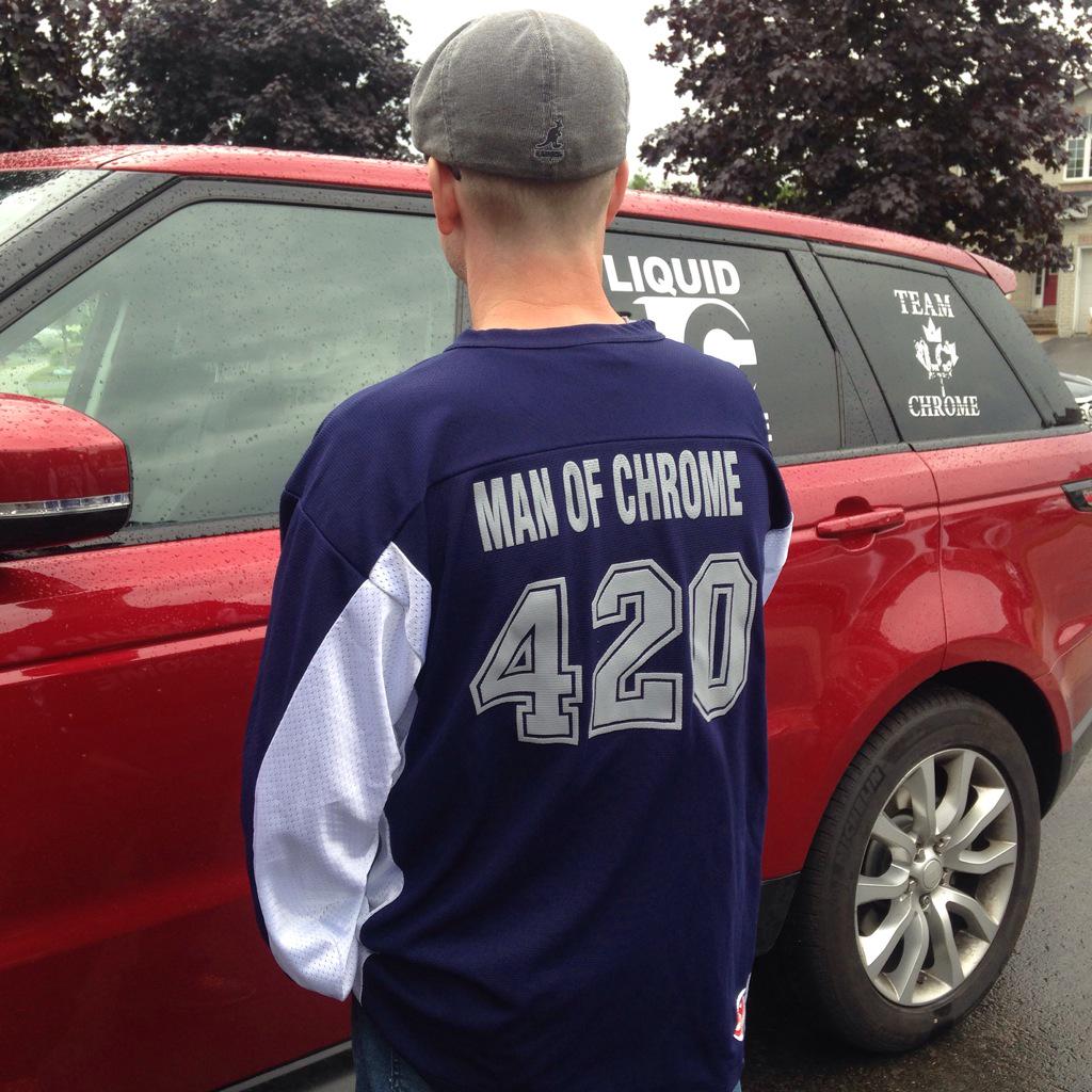 LIQUIDCHROMECA's tweet photo. MAN OF CHROME
#420 #710 #705 #CityOfChrome #Barrie #ProudlyCanadian #ChromeRover #TeamChrome #LiquidChrome #GlassArt http://t.co/c0uK2HbmMt