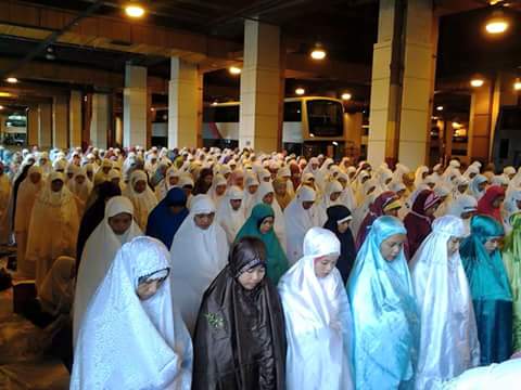YLee32's tweet photo. @juliaperrez kemren sholat id di hk http://t.co/FrTIowXD77