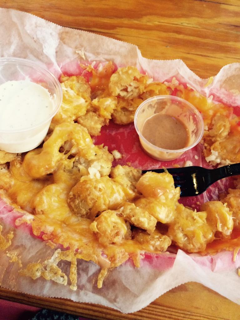 trey0nce's tweet image. Better than sex. #supdogs #cheesytots #supsauce #bae @SupDogsECU