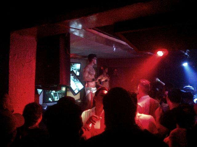 mgtagay's tweet photo. Sexo en vivo en #disco #laboom #Margarita #activo #pasivo #mgtagay #rumba http://t.co/Ev0ShX9BDU