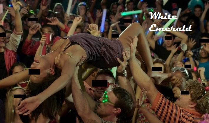 whiteemerald69's tweet image. This is how crazy White Emerald ™ parties get!!!