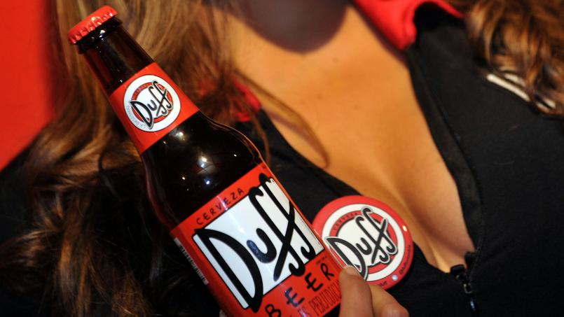 BeerToBeer's tweet image. La "Duff" officielle de Fox : Sortie sur le marché. lefigaro.fr/conso/2015/07/… #Biere #Mexique #Distribution