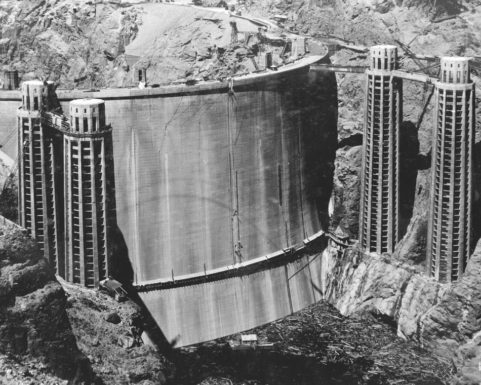 ThatsHistory's tweet photo. The rarely seen back of the Hoover Dam before it filled with water, 1936 http://t.co/ZcA7kHaRCB