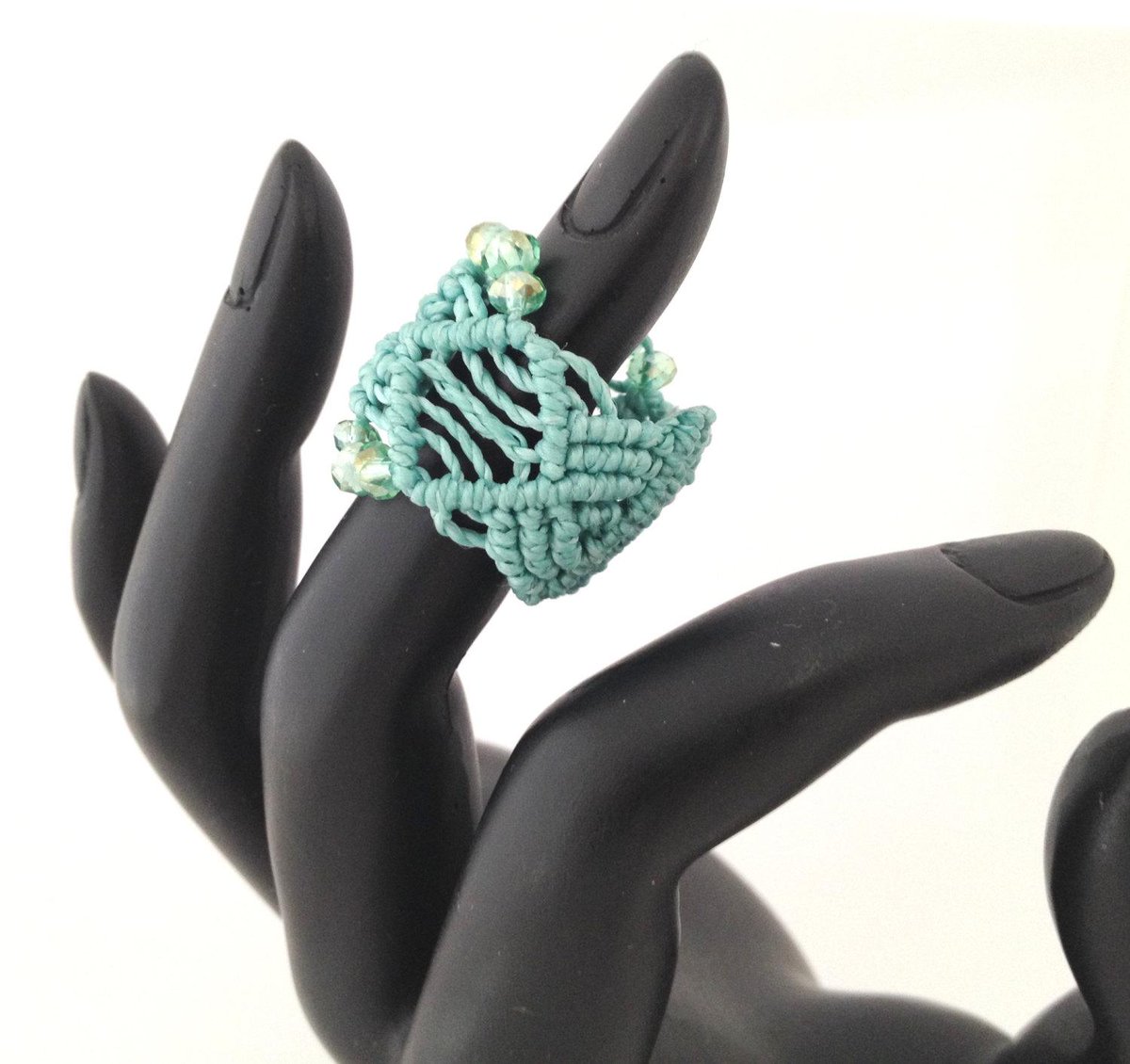 Morenamacrame's tweet image. Ring, lucite green, gift for her, macrame, handmade jewerly, for gir… etsy.me/1G2CKCS #etsymntt #WaxedThread