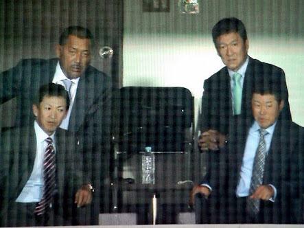 観戦中の大阪桐蔭高校野球部OBとPL学園野球部OBを比較してみましょう