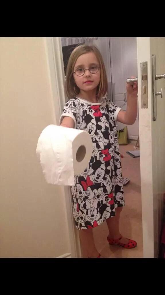 ComedyPosts's tweet photo. what siblings are really for

 #GrowingUpWithSiblings http://t.co/8GSDbeH8EP