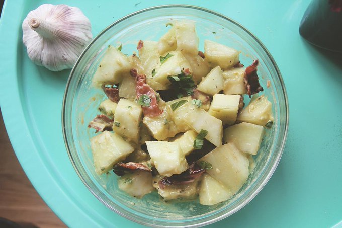 Honeydew Serrano Salad with Basil Avocado Dressing #eatrealfood #recipe @FemaleBloggerRT http://t.co/x88gIqArHx<a href="/tag/recipe"class="tags"><span>#recipe</span></a><a href="/tag/eatrealfood"class="tags"><span>#eatrealfood</span></a>