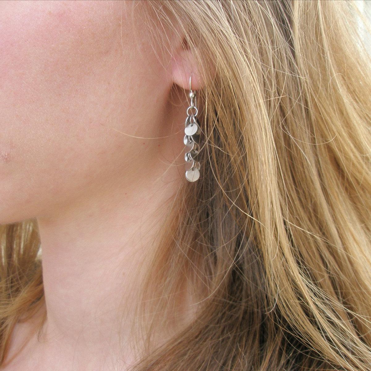 stoneberri's tweet image. Matte Silver Disc Dangle Earrings on Sterling Silver Wire etsy.com/listing/167775… #Etsy #MatteSilver
