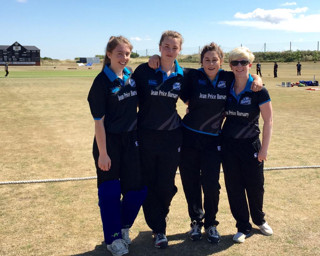 Tracy Kite (@tracyginnykite) on Twitter photo <a href="/worcs_wg/">Worcs W&G Cricket</a> <a href="/thebankcc/">Astwood Bank CC</a> Bank ladies well represented in Southend - Worcs Women v Essex. Good luck girls. <a href="/worcs_wg/">Worcs W&G Cricket</a> <a href="/thebankcc/">Astwood Bank CC</a> Bank ladies well represented in Southend - Worcs Women v Essex. Good luck girls.
