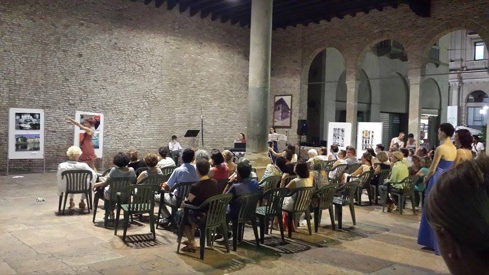 Bastailsogno's tweet photo. Grande successo per WATER FALLS alla Loggia dei Cavalieri! @lisalapietra @doithuman @radiocafoscari @oggitreviso http://t.co/6r6Ry3ONpq