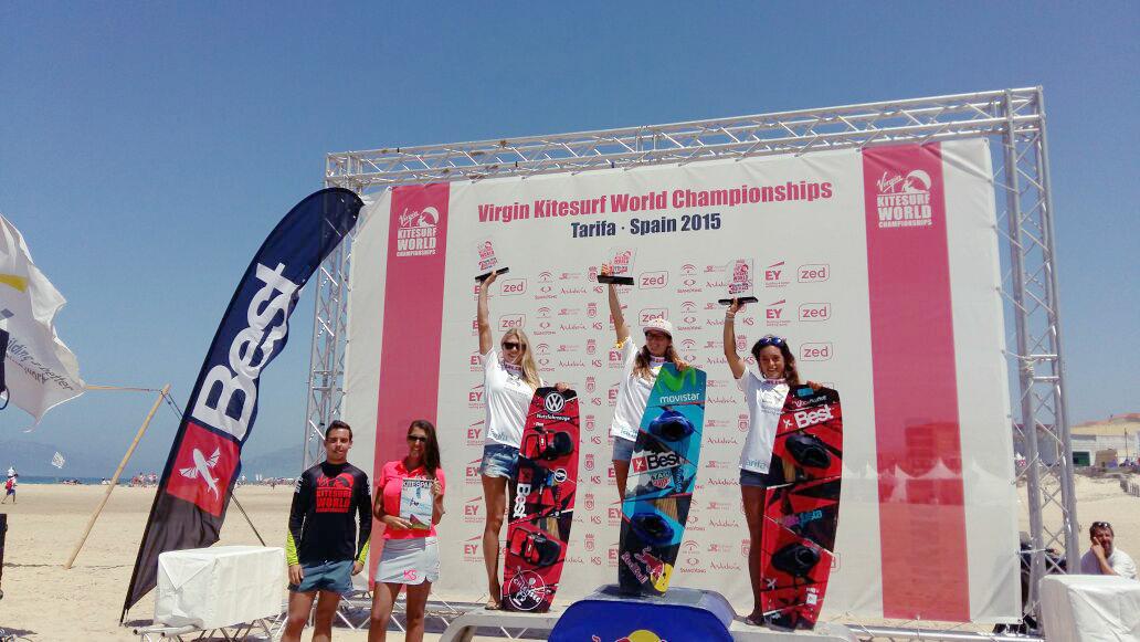 bestprotarifa's tweet photo. Podio masculino y femenino con los riders ganadores de Big Air de #VKWCTarifa 2015. ¡Eso sí es saltar alto! http://t.co/G740Bwjv1P