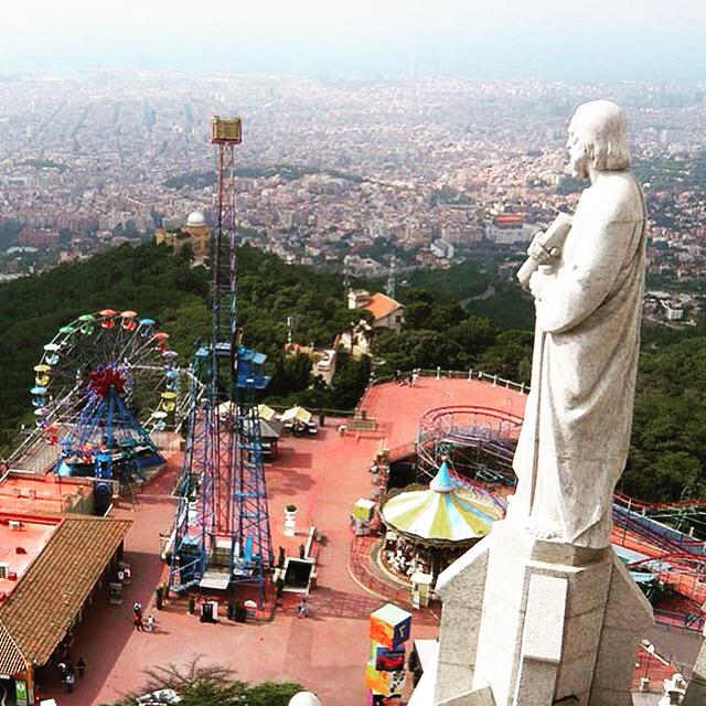 Hani her şehre panoramik bakmak için çıktığımız bir tepe vardır ya. İşte orası Barselona'da #tibidabo #barcelona 😉👍