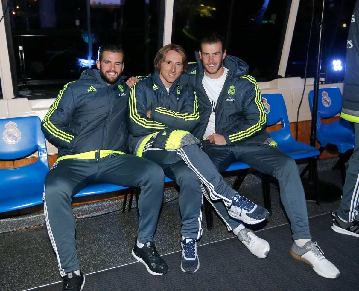 himabonzo's tweet image. لاعبو ريال مدريد يستمتعون بليلة من ليالي ميلبورن

#RMLife