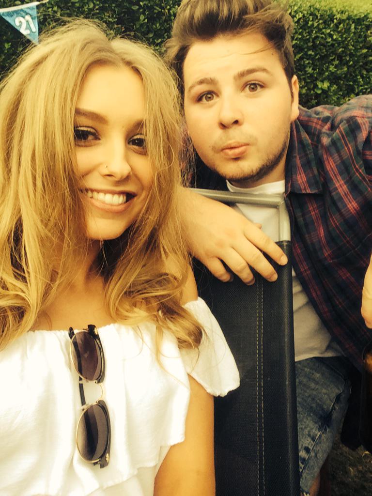 viklowman1's tweet photo. Happy birthday handsome @EllisBannard Xxxx🎈 http://t.co/JlUo9gLJPg