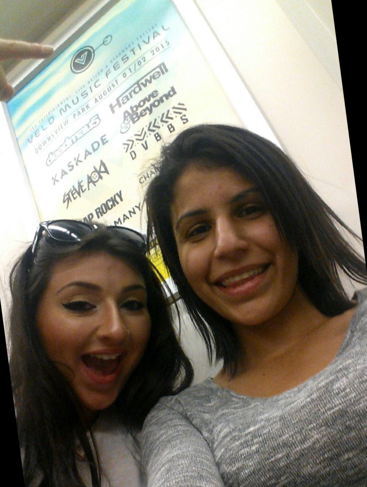 AntoniaaDe's tweet photo. We're ready !!!! #BudLightLiving http://t.co/QgEZo69ZFG