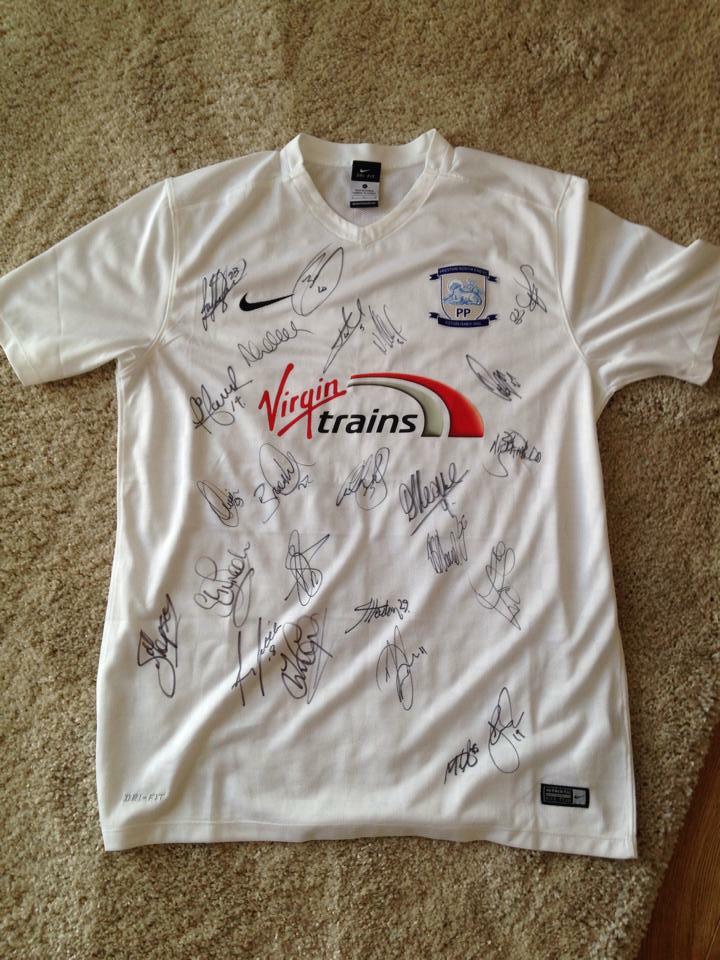 92in92hrs's tweet photo. Preston home shirt signed by all the @pnefc first team squad, highest bidder on Friday 24th July takes it. @EVHospice http://t.co/cVZ01qx9Nv