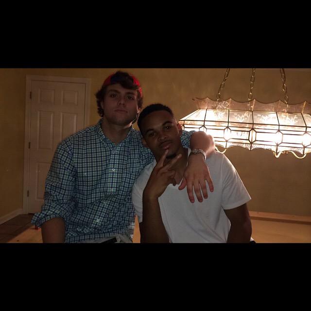 MGatewood33's tweet photo. Happy birthday my brother! We miss you down here. Make sure to watch over us 🙏🏽😇 #FlyhighGaines http://t.co/7XXrbQbx3f