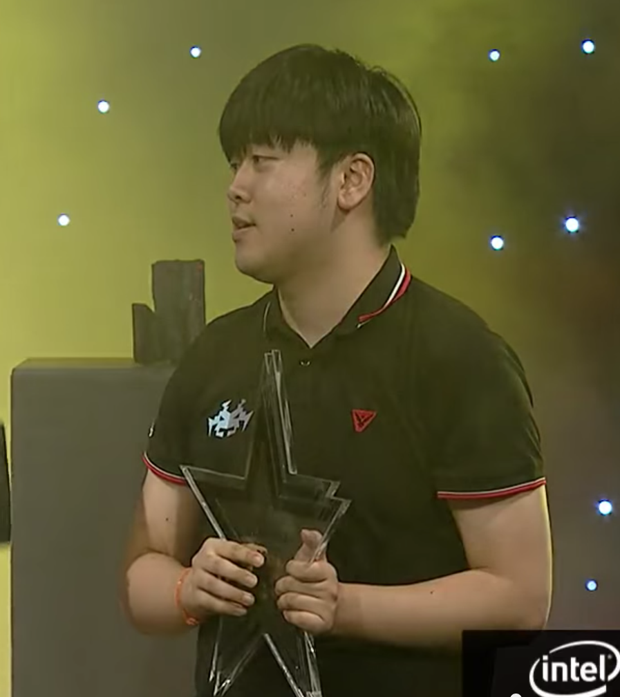 InvEsport's tweet photo. The #DHV2015 will be Invasion eSport's first major trophy. Thanks @SBENU_Curious . In partnership with @SBENU_gaming http://t.co/jLy90lP64x