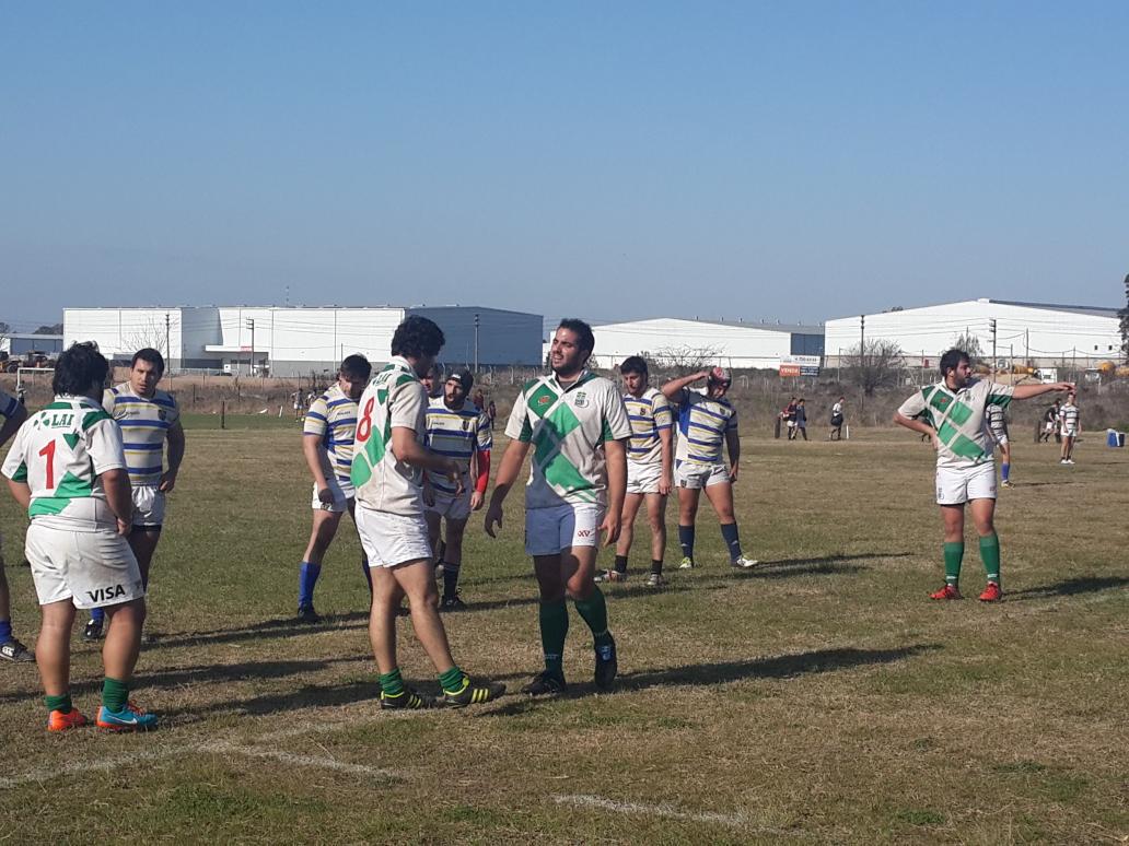 WalterBaigorria's tweet photo. Bancando a los muchachos de @FaubaRugby vamos @rodridecasas! @palomoh8 @bairesmotoneta http://t.co/5Picf3SRIc