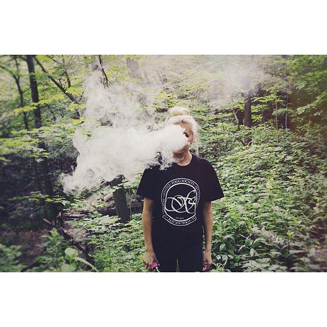 FoggSociety's tweet photo. 🌿Fogg in nature. 📷: @dallas_vapes #fogglife 
#foggsocietyfamily 
_________________________… http://t.co/7SywqmMPgW http://t.co/J1KfMqyluM