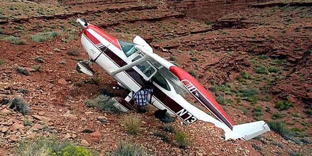 Cessna crash leaves 2 Arizona men unharmed - bit.ly/1e9rnm3
