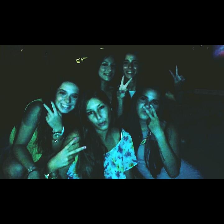 TovalPaula98's tweet photo. Todo muy casual #ponmeunvozxaconlimon #lanocheesnuestra #estoacabadeempezar http://t.co/FB8Yg1koRJ