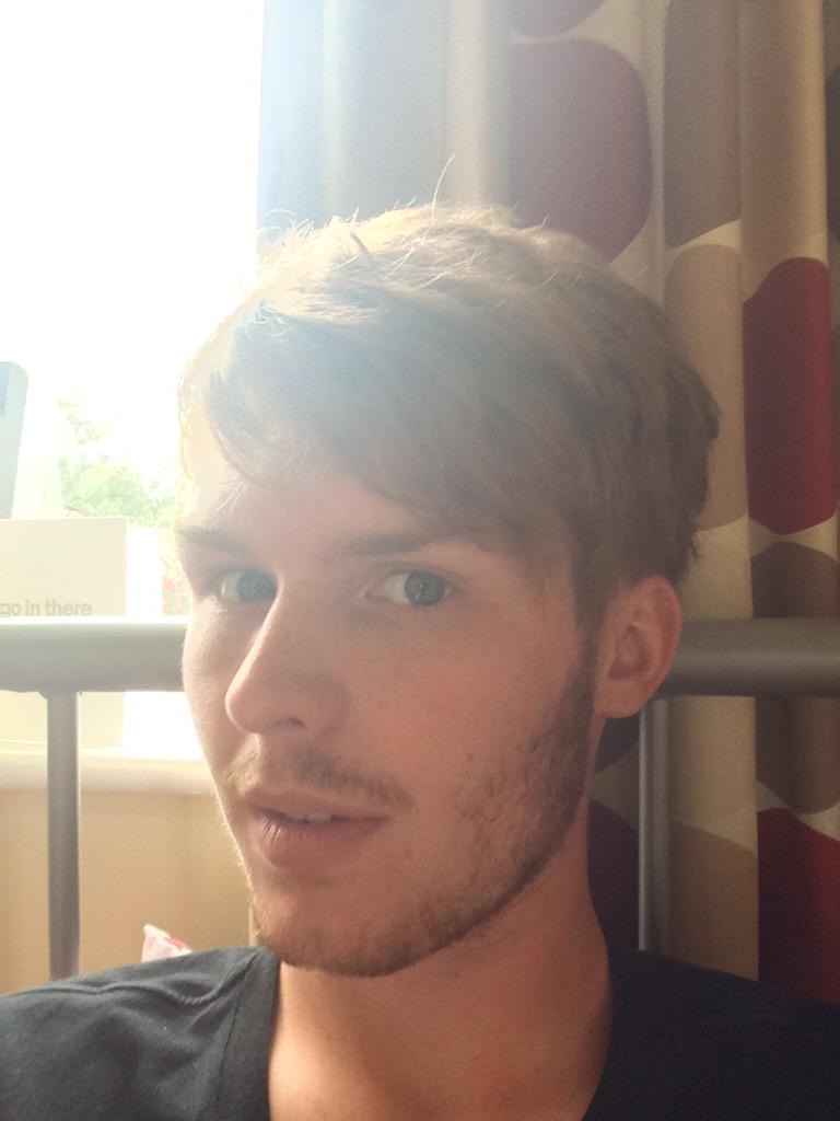 Radio_Gaz's tweet image. #BeardUpdate. 

ITS GETTING THERE.