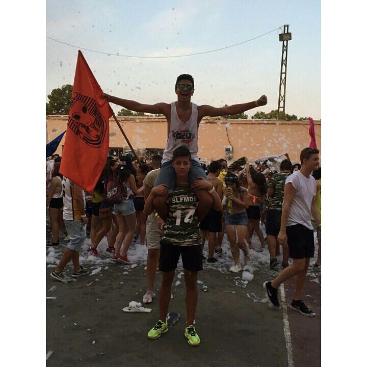 Daniel99rios's tweet photo. El 18 se liaba.. y se liooooooooo @el18selia http://t.co/mA1M3dMDSL