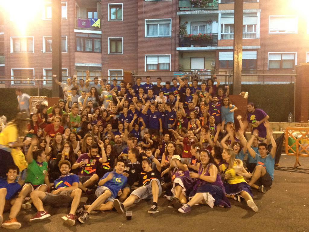 GinTeamJaietan's tweet photo. No habremos ganau nada, pero nos lo hemos pasau de puta madre y hemos conocido a gente que es la hostia!! http://t.co/7Mif85ZarH