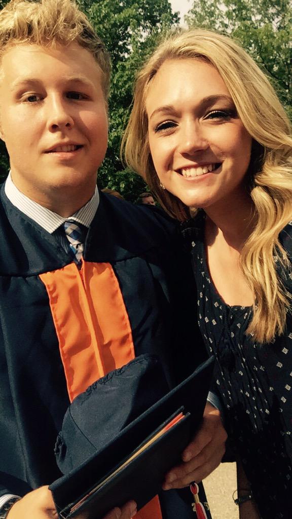 abbydarling33's tweet image. HAPPY BIRTHDAY to my bff:) much love ❤️❤️ #largehuman