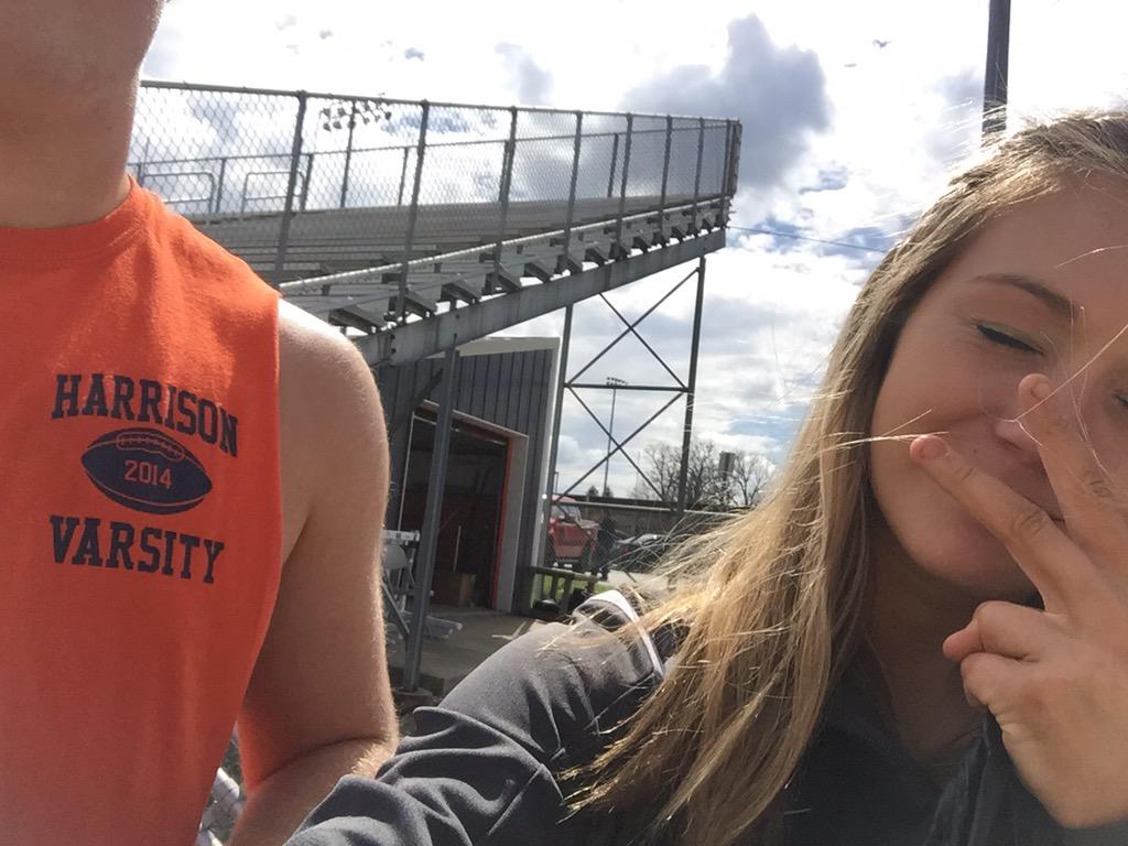 abbydarling33's tweet image. HAPPY BIRTHDAY to my bff:) much love ❤️❤️ #largehuman