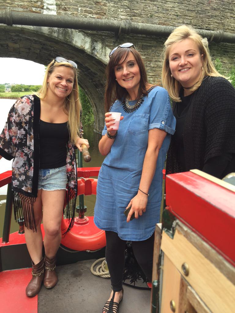 #30th #birthday #celebrations #canal #barge 🎉 <a href="/schmayley/">schmayley</a> <a href="/StephDawson84/">Steph Scott Dawson</a> <a href="/DaniellerobRob/">Danielle Rob Weston</a>