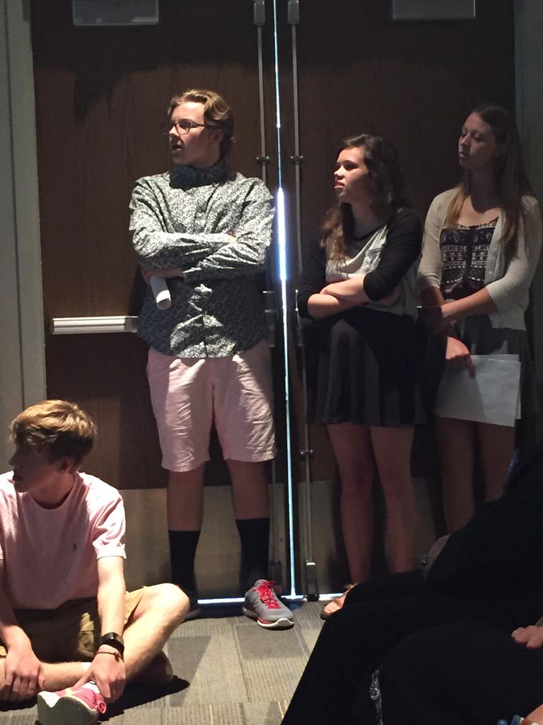 dollymills8's tweet photo. Standing room only at youth-led worship! Blessed by these inspired students! #DisciplesYouth #DisciplesSoar http://t.co/s6dEwiTGey